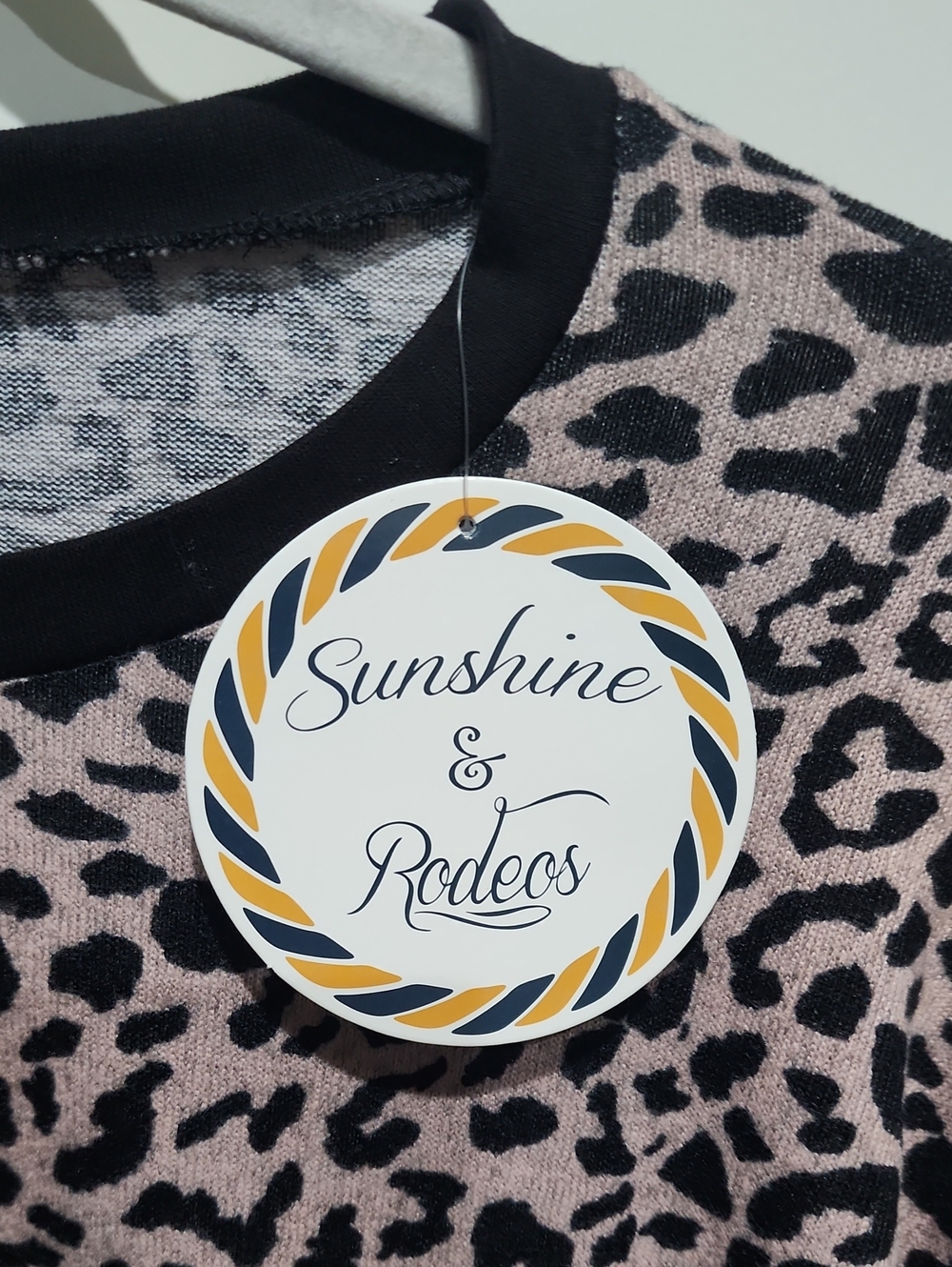 NWT Sunshine & Rodeos Lightweight Leopard Sweater - Picture 3 of 5
